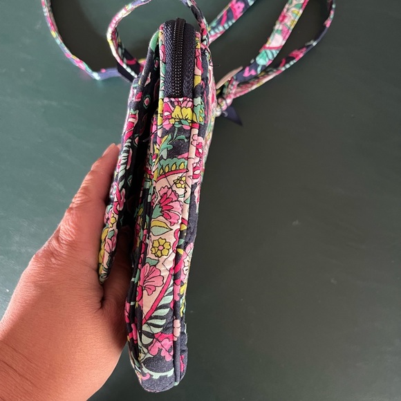 Vera Bradley crossbody purse - Picture 5 of 16